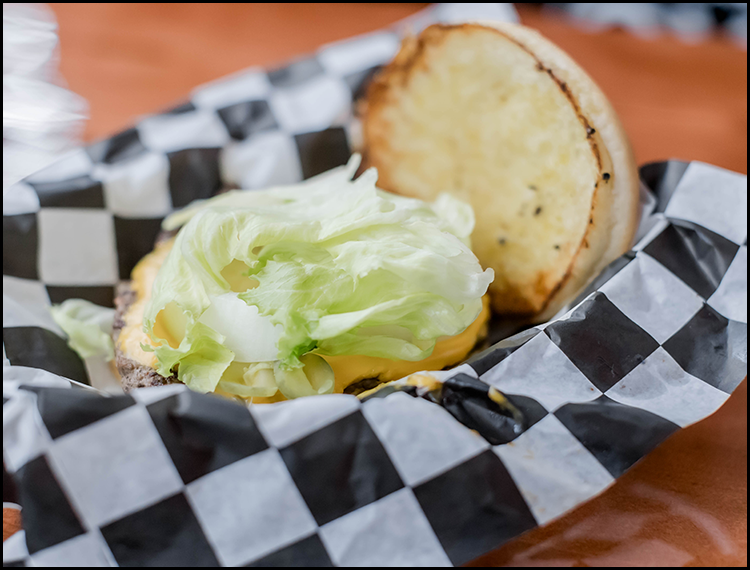 1/2 Pound Cheeseburger